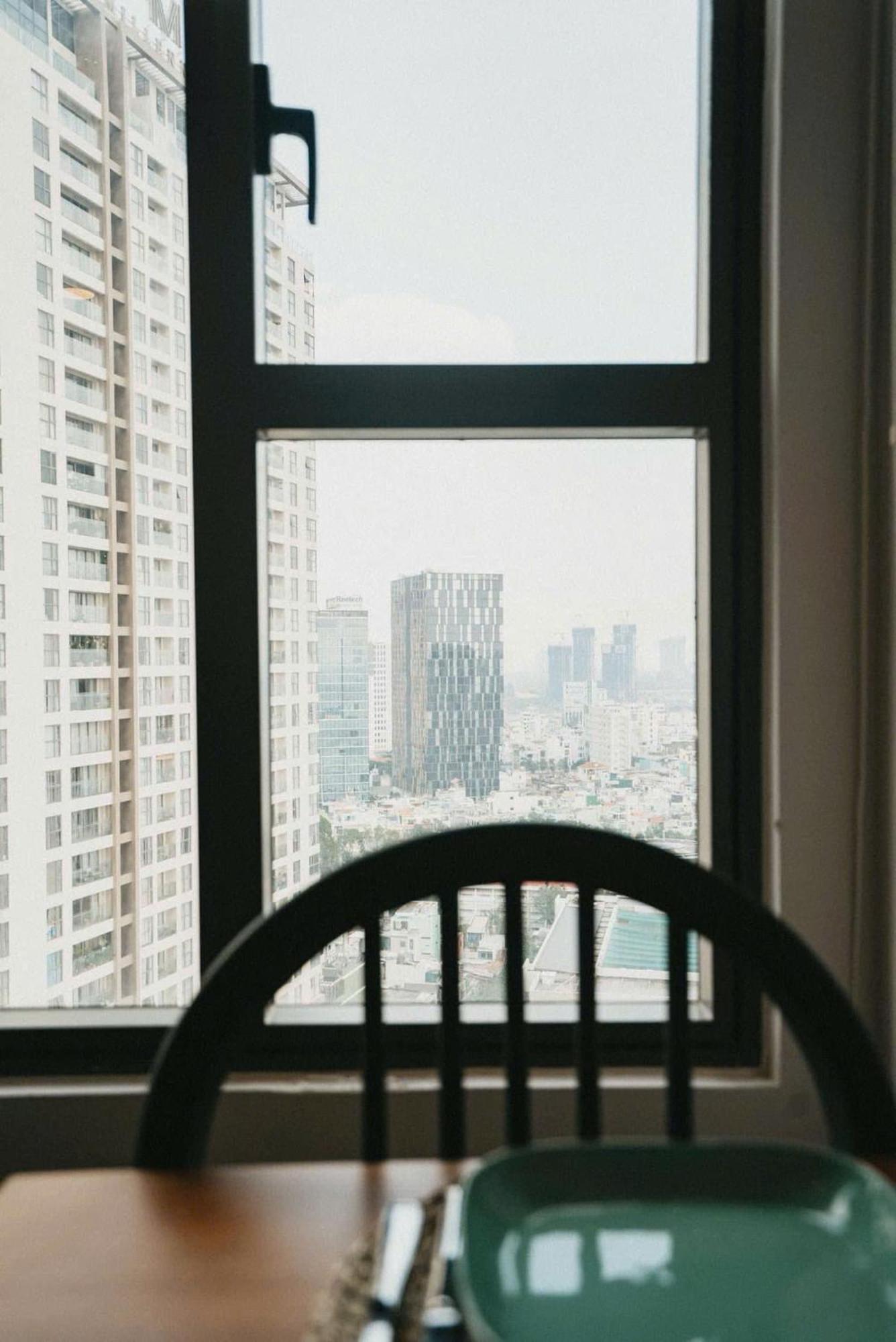 Henry - Rivergate Infinity Pool * Ho Chi Minh City