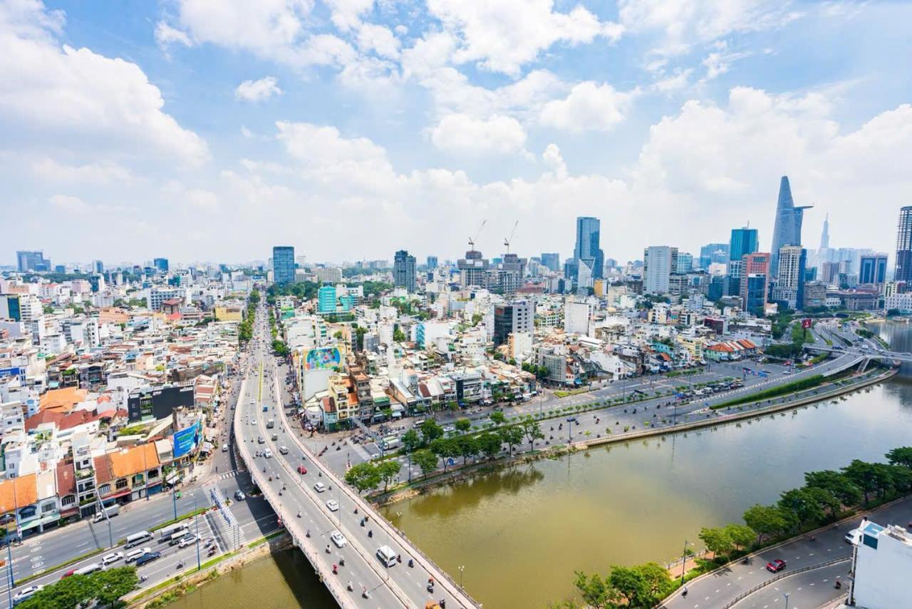 Henry - Rivergate Infinity Pool Apartment Ho Chi Minh City