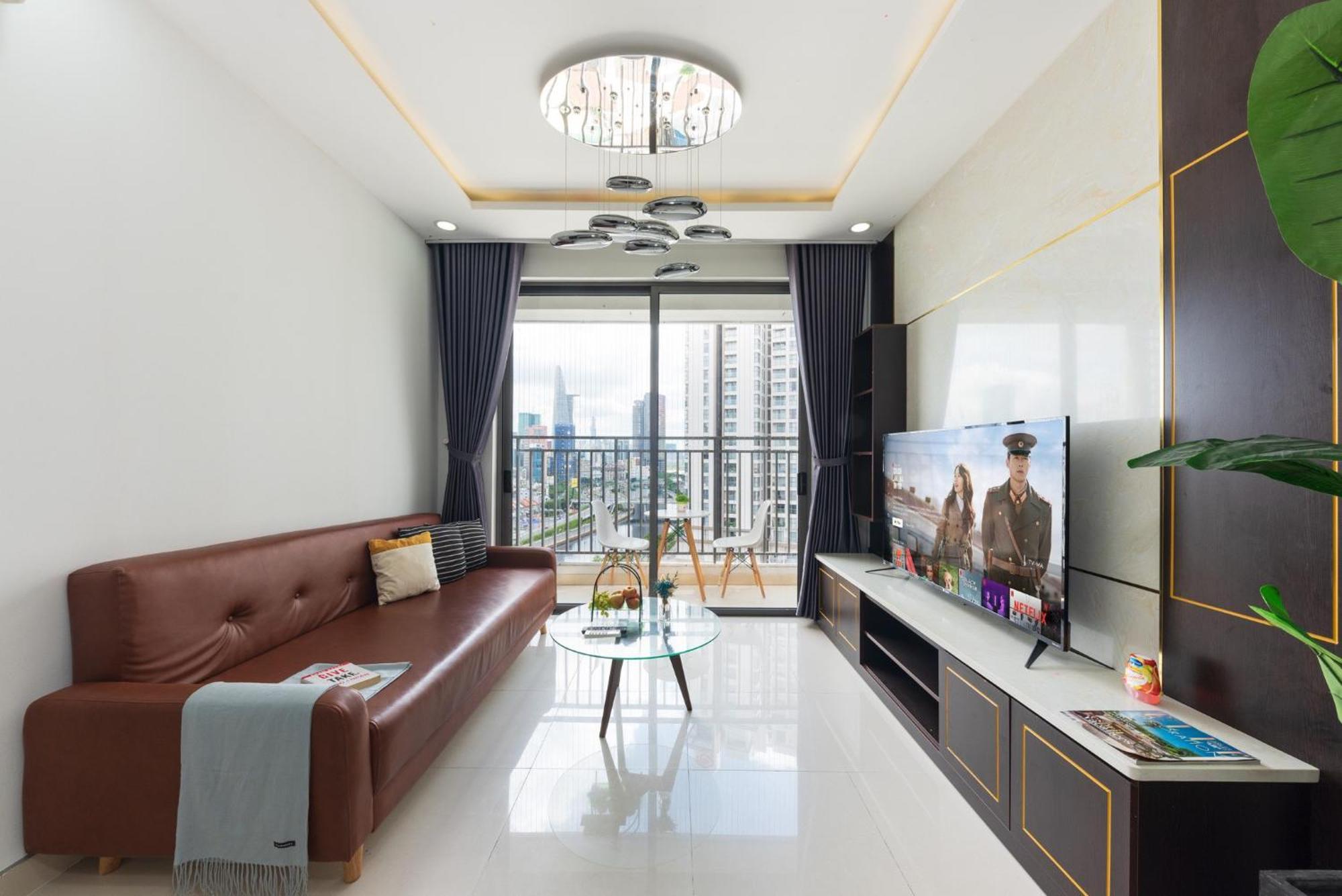 Henry - Rivergate Infinity Pool TP. Hồ Chí Minh