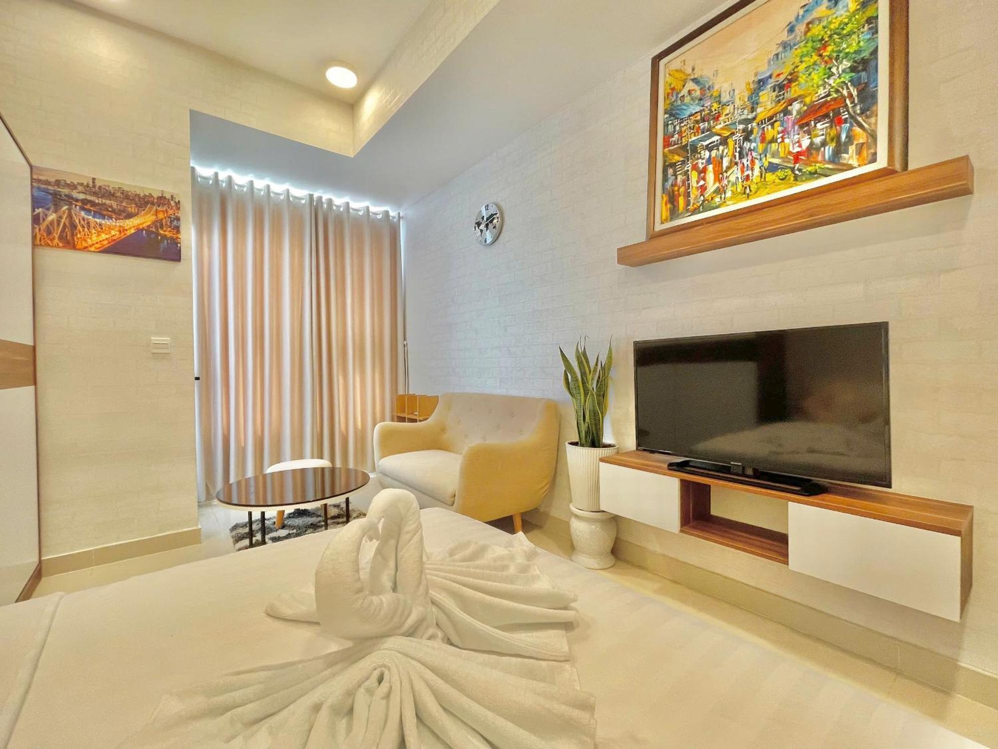 Henry - Rivergate Infinity Pool TP. Hồ Chí Minh